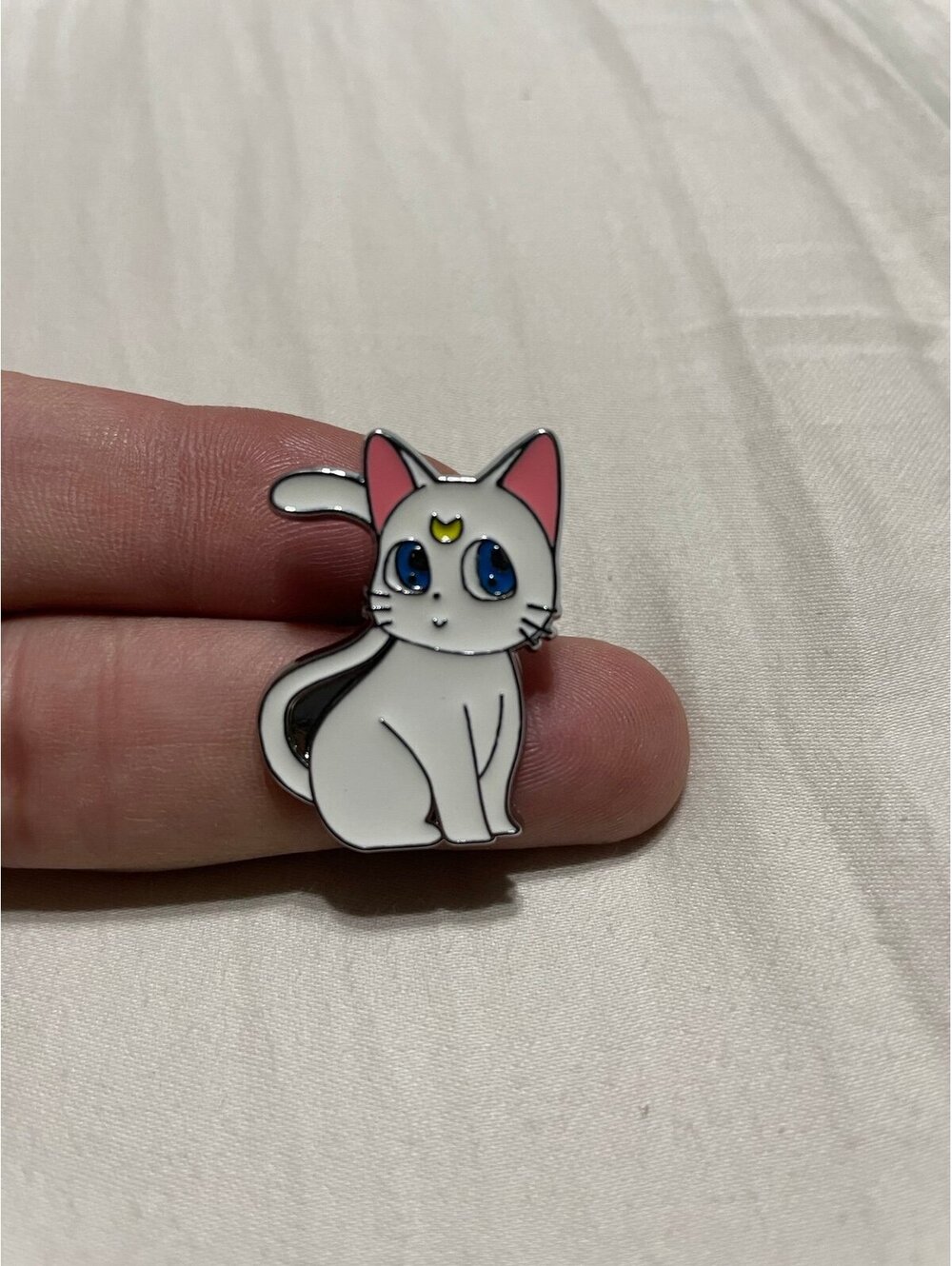 Artemis Enamel pin brooch anime sailor moon